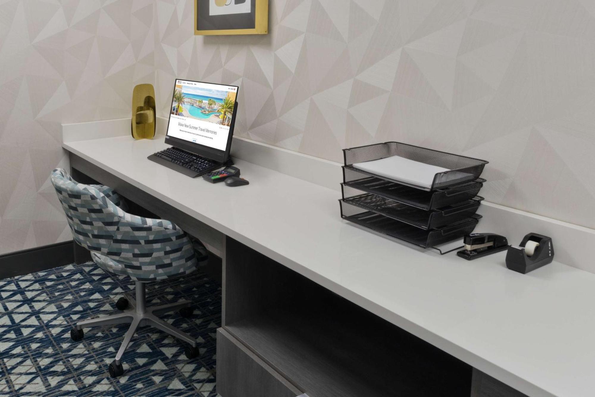 Hilton Garden Inn Birmingham Se/Liberty Park Εξωτερικό φωτογραφία